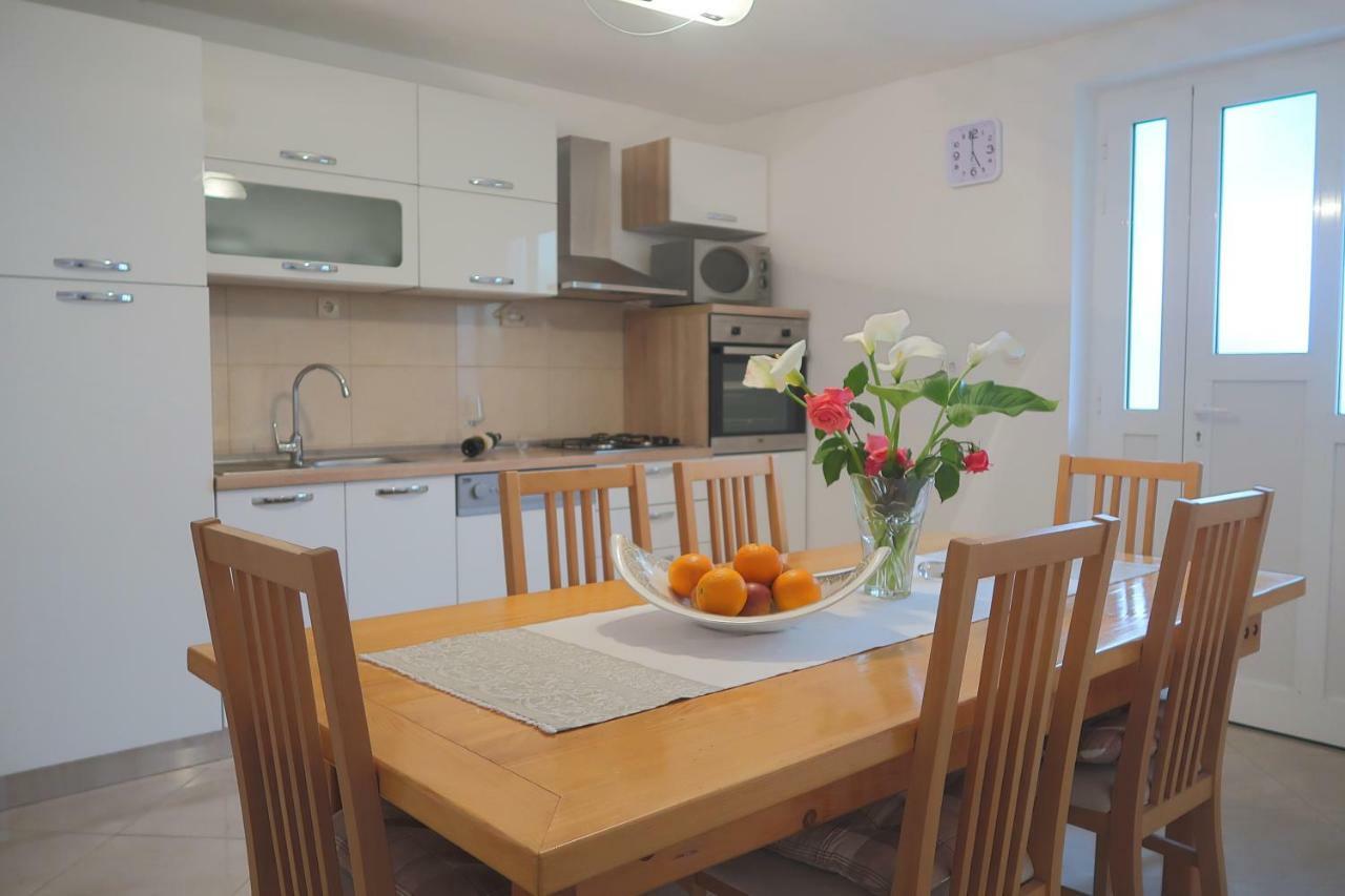 Studio Apartman Mia Stobreč 外观 照片