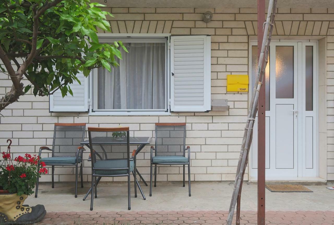 Studio Apartman Mia Stobreč 外观 照片