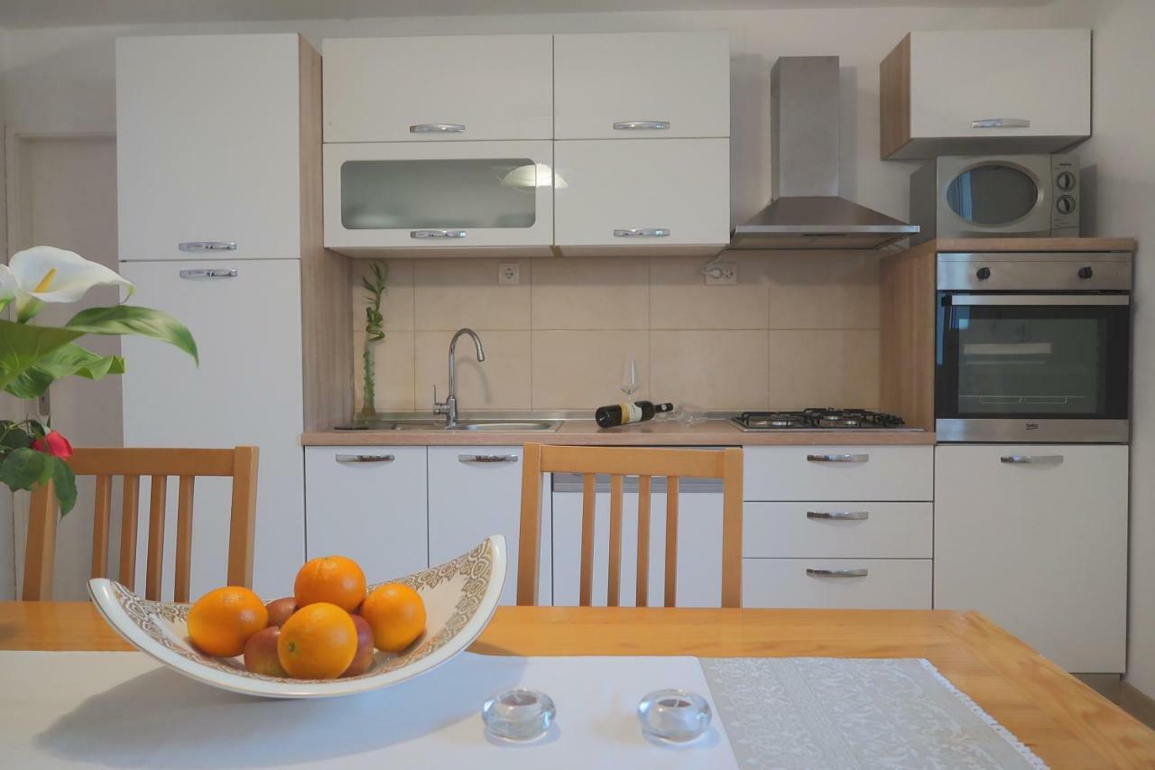 Studio Apartman Mia Stobreč 外观 照片