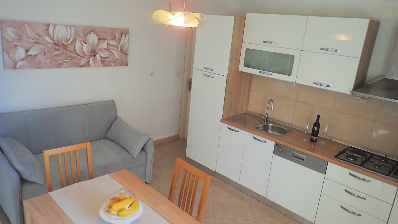 Studio Apartman Mia Stobreč 外观 照片
